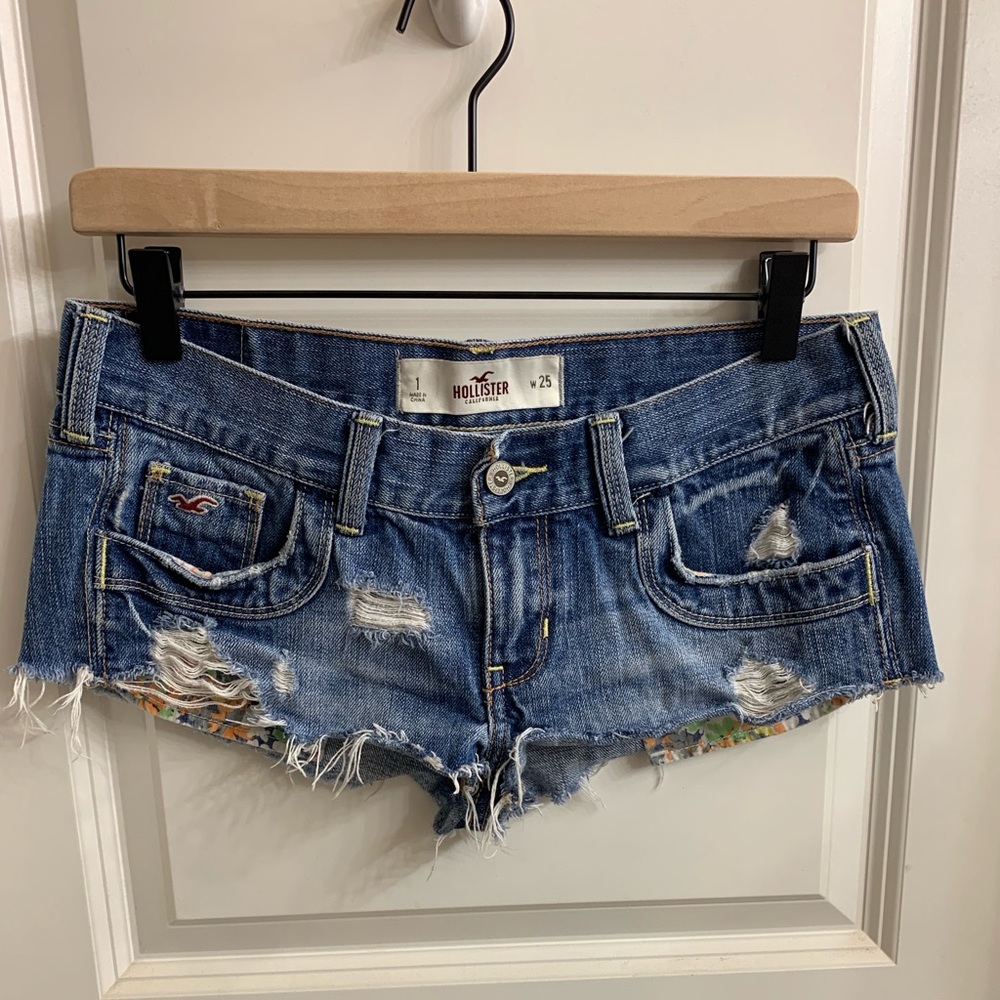 Hollister distressed shorts